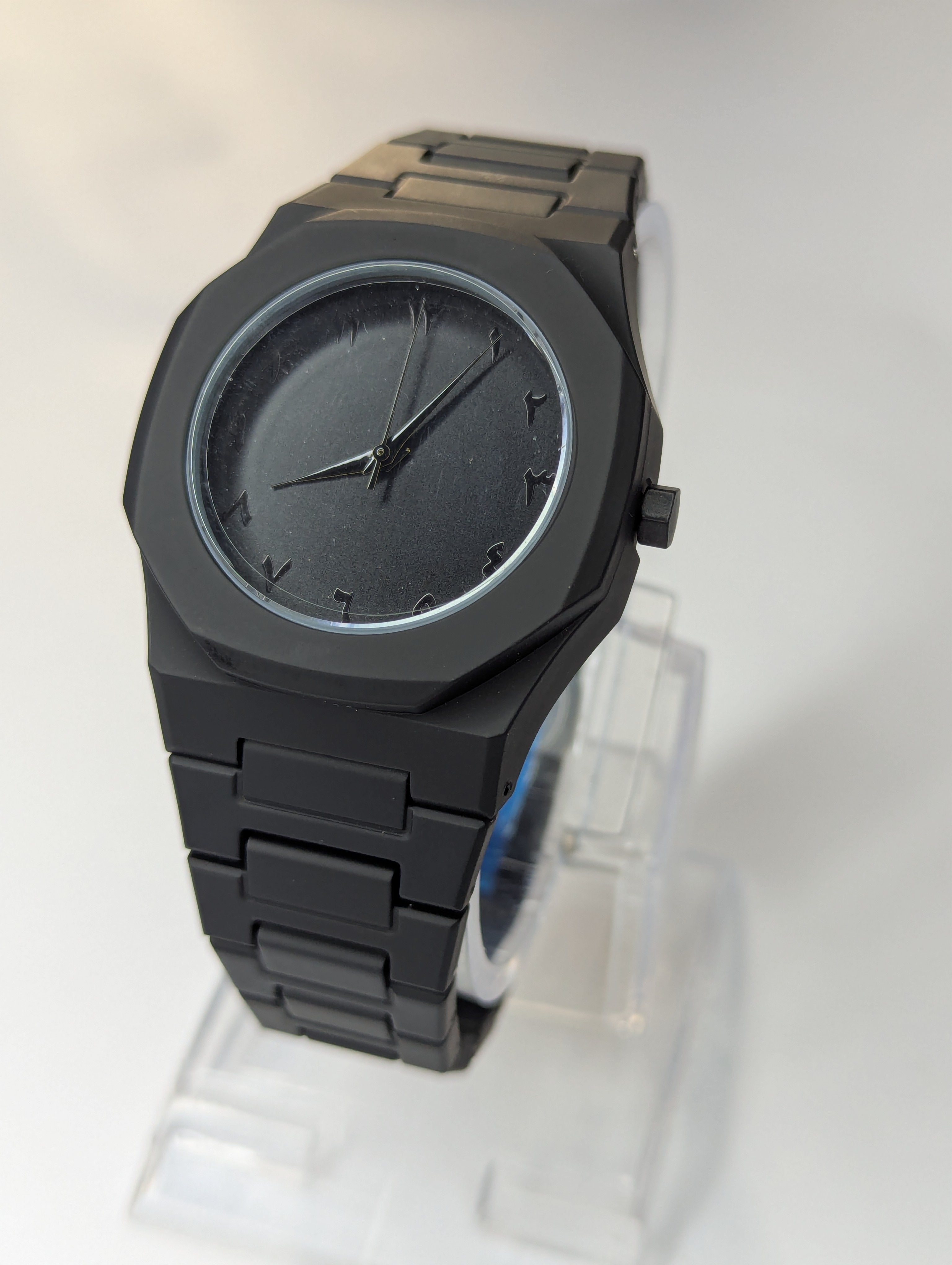 Orignal Arabic Aura Black Dial Watch A+ Quailty Fiber Quailty  Light Weight