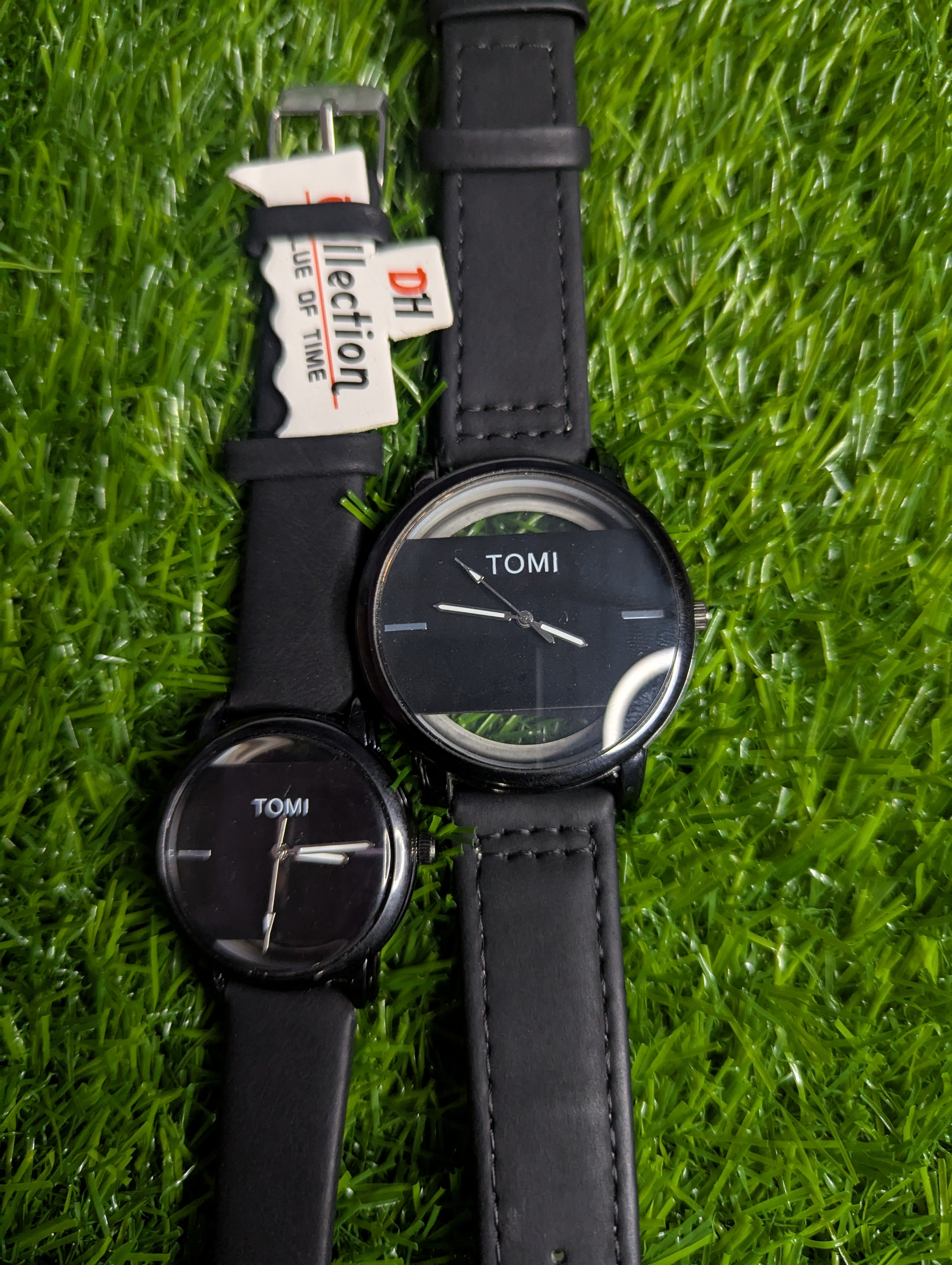 TOMI COUPLE WATCH GOOD LOOKING DILE GOOD QUALITY STRAP GLASS BACK AMAZING OFFER PRICE