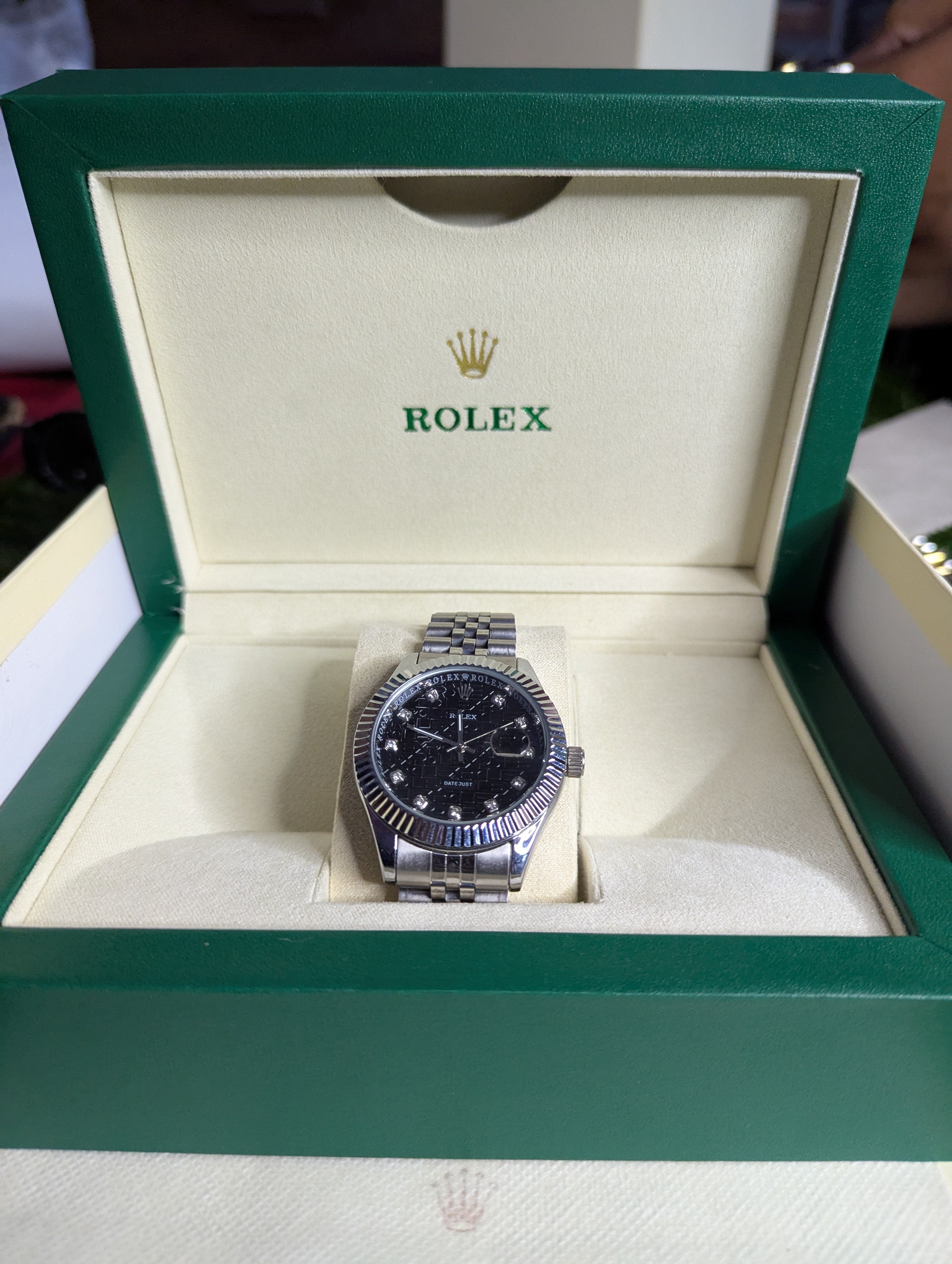 “Luxury Rolexx Black Dial Oyster Perpetual Datejust Men’s Stainless Steel Classic Watch – Classic Silver Dial”