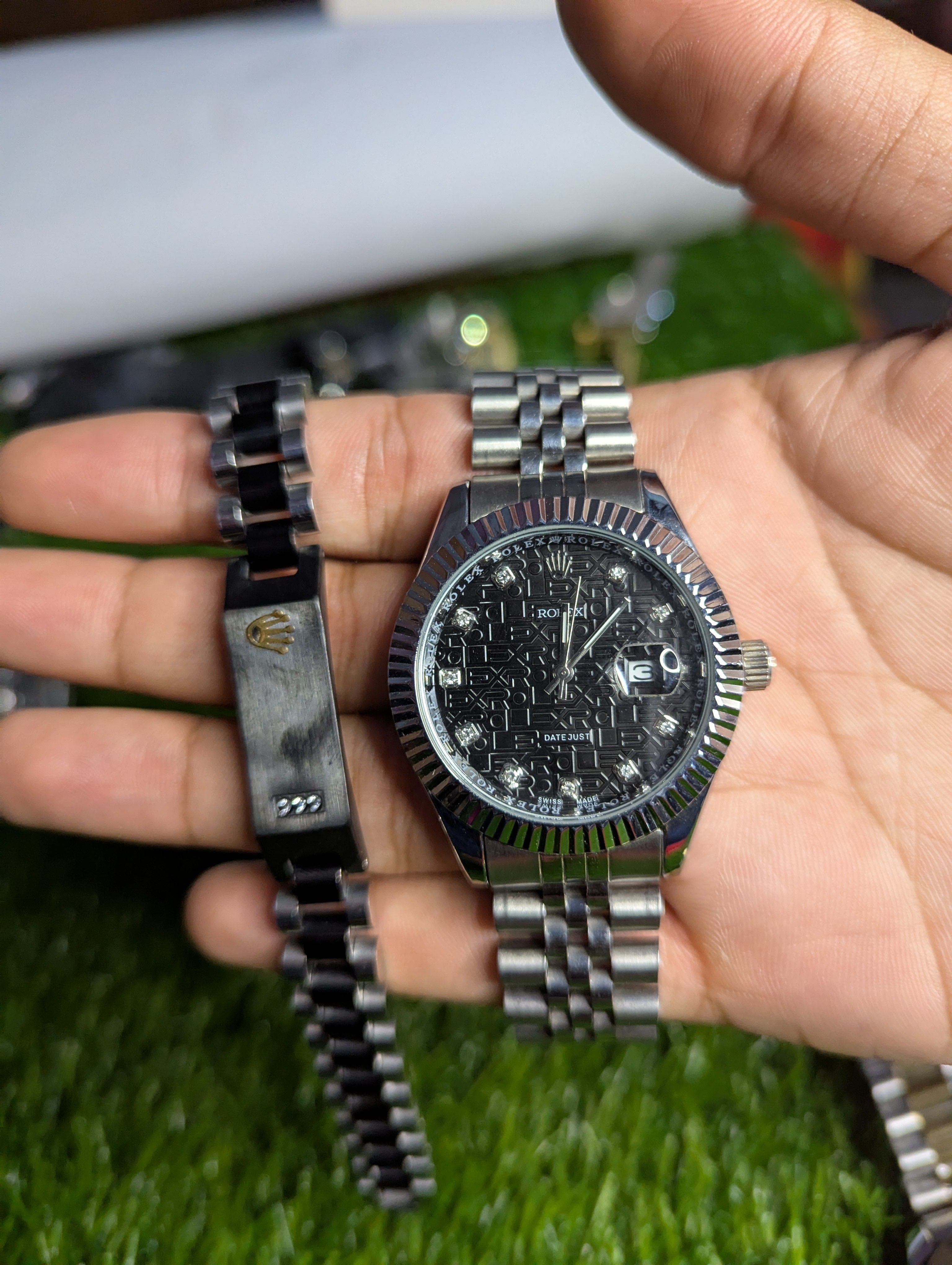 “Luxury Rolexx Black Dial Oyster Perpetual Datejust Men’s Stainless Steel Classic Watch – Classic Silver Dial”