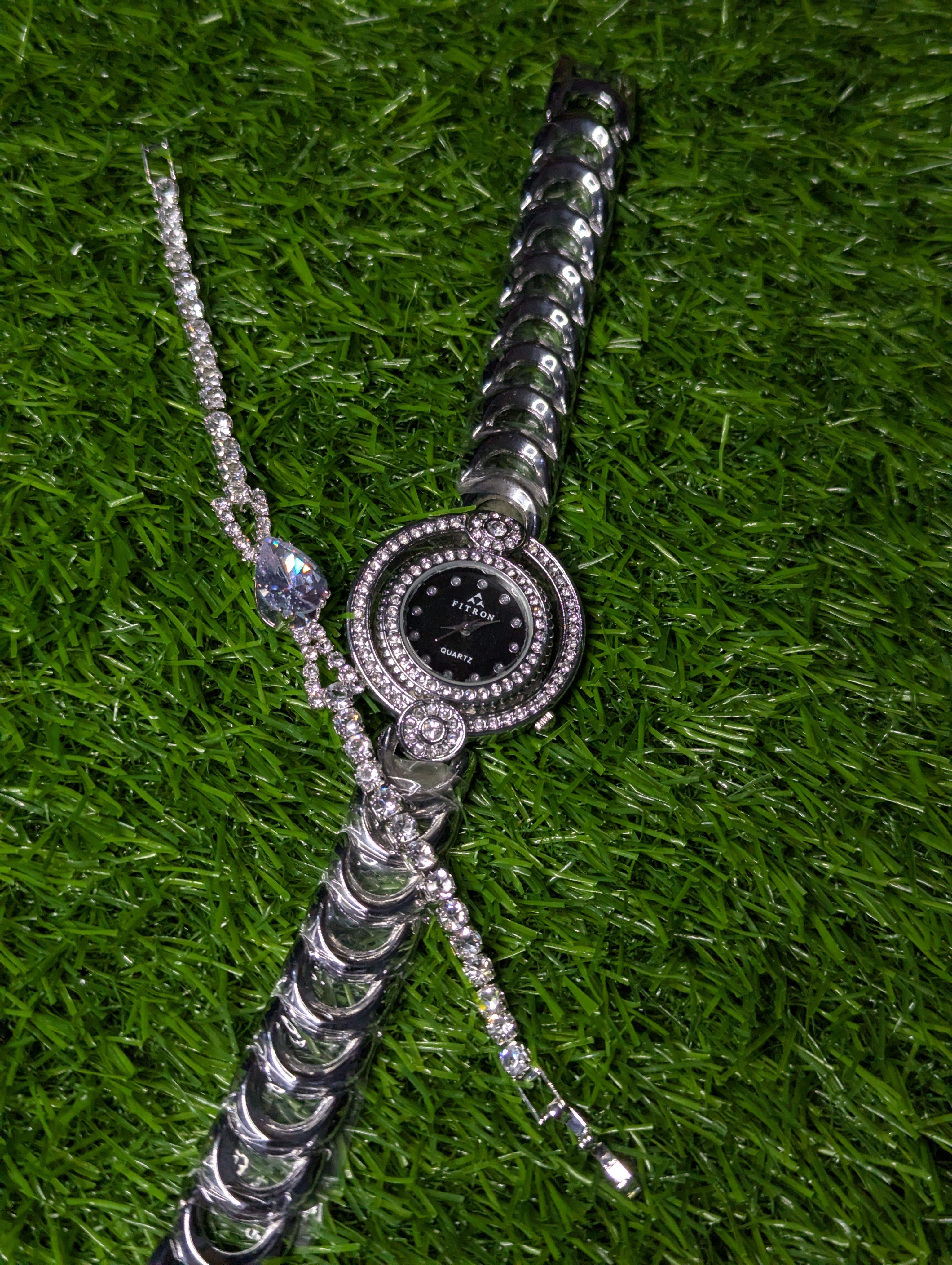 Premium Watch Diamond stap  and with Free premium Braslate For Women