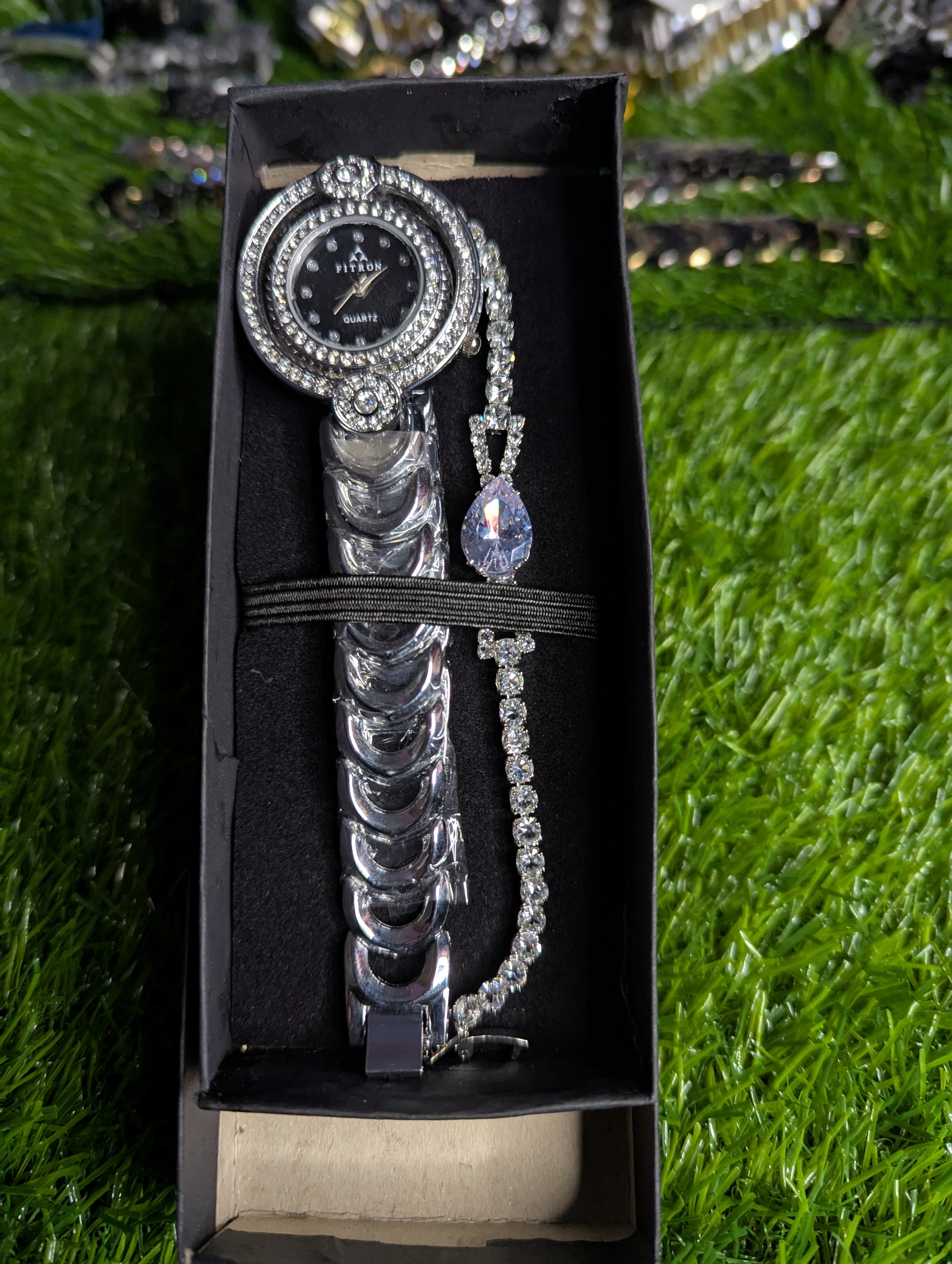 Premium Watch Diamond stap  and with Free premium Braslate For Women