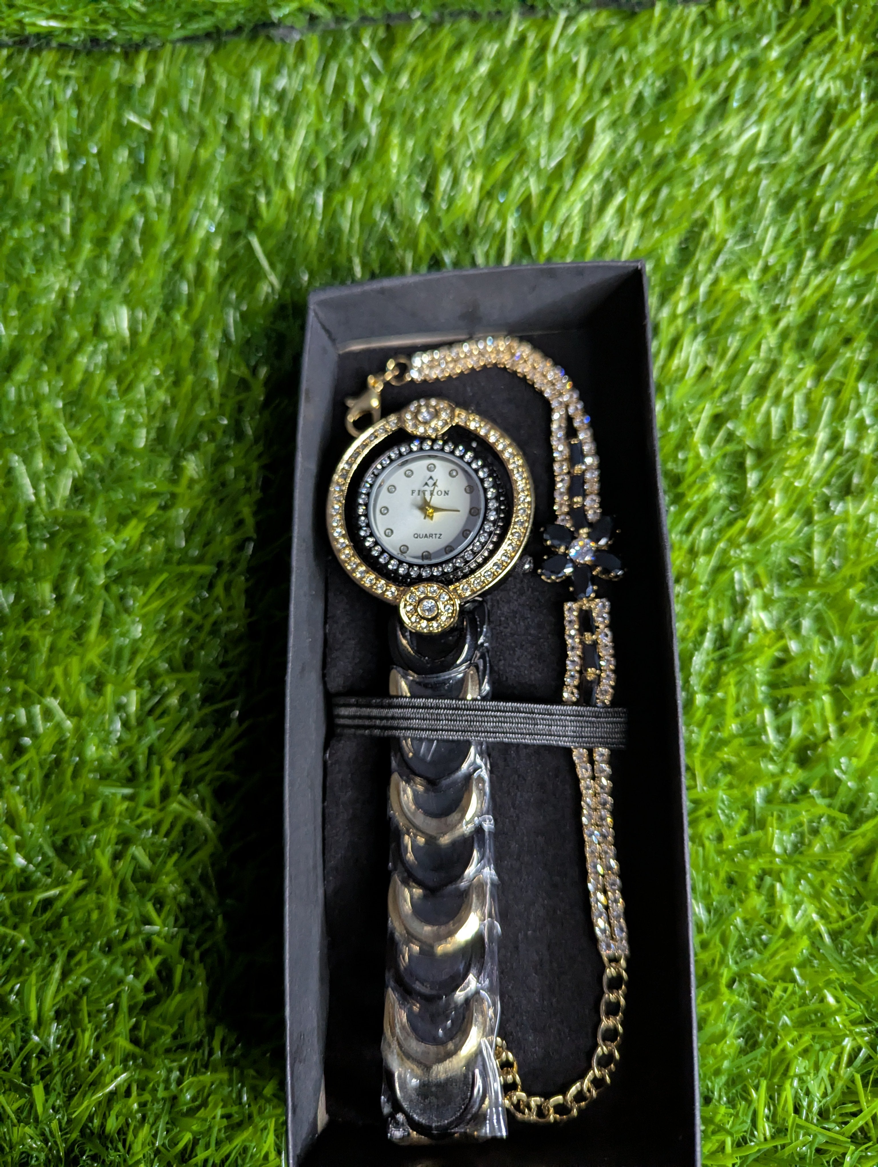 Fitron Best Ladies Watch Good Quailty stainless Steel With  Free Breslate